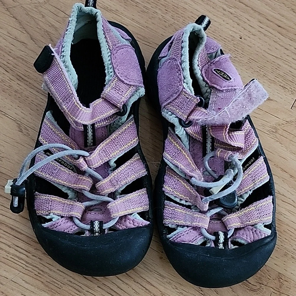 KEEN toddler water shoes US11